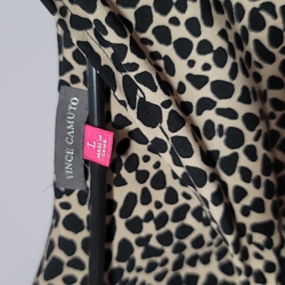 Vince Camuto blouse - Picture 2 of 4